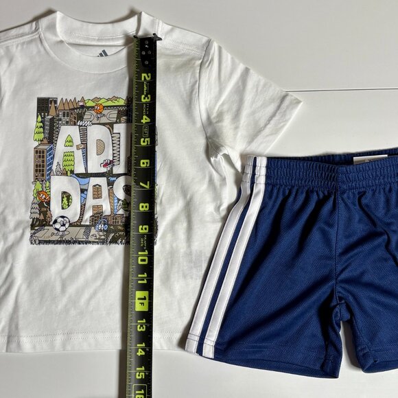 Adidas Kids Size 2T White Graphic Tee & 3-Stripes Short 2-Piece Set Boys OFFERSβ
- Picture 6 of 13